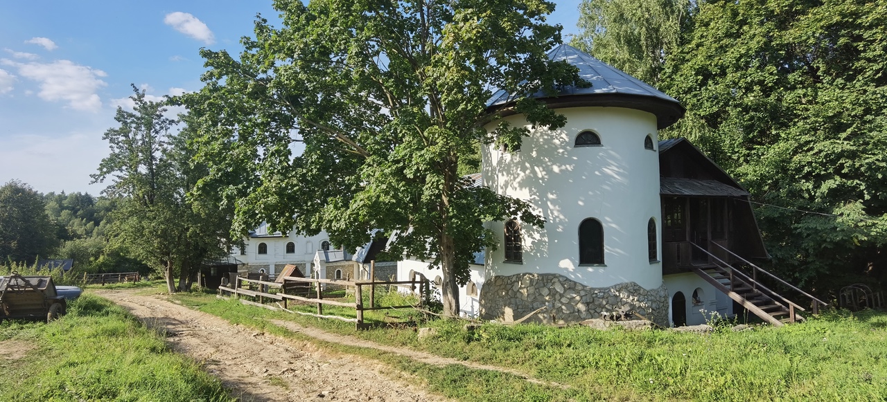 Подворье